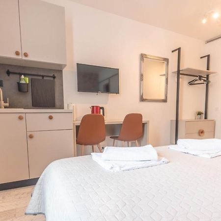 L&B City Center Studios Apartments 普拉 外观 照片