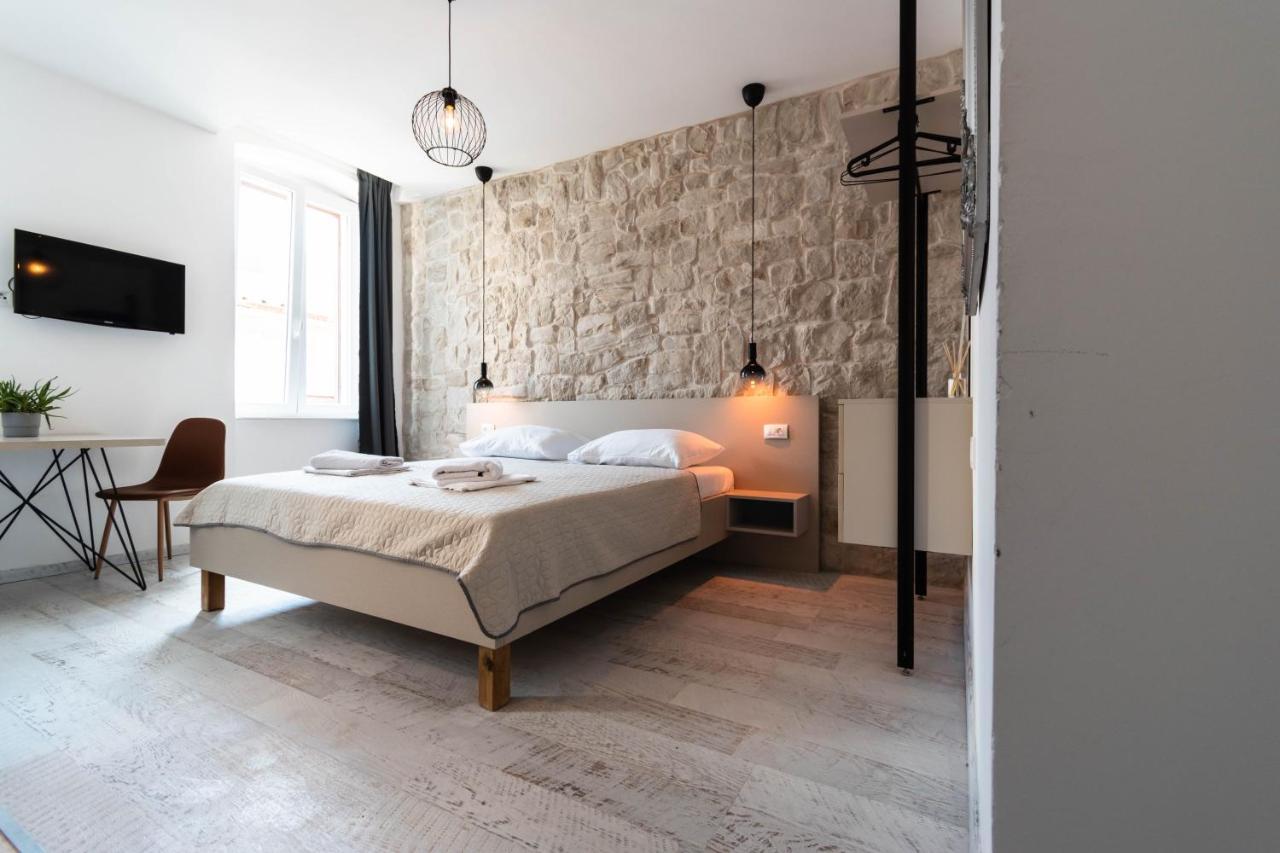 L&B City Center Studios Apartments 普拉 外观 照片