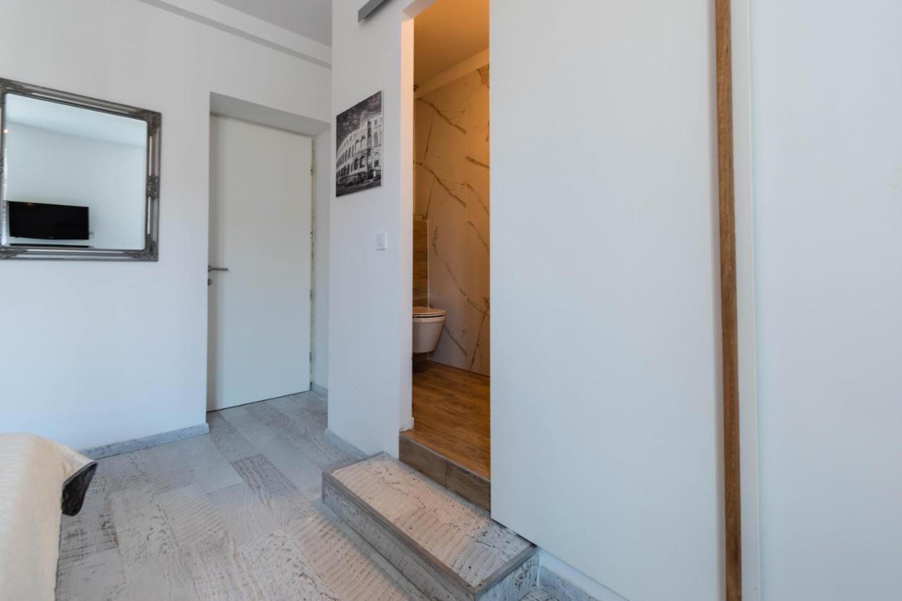 L&B City Center Studios Apartments 普拉 外观 照片