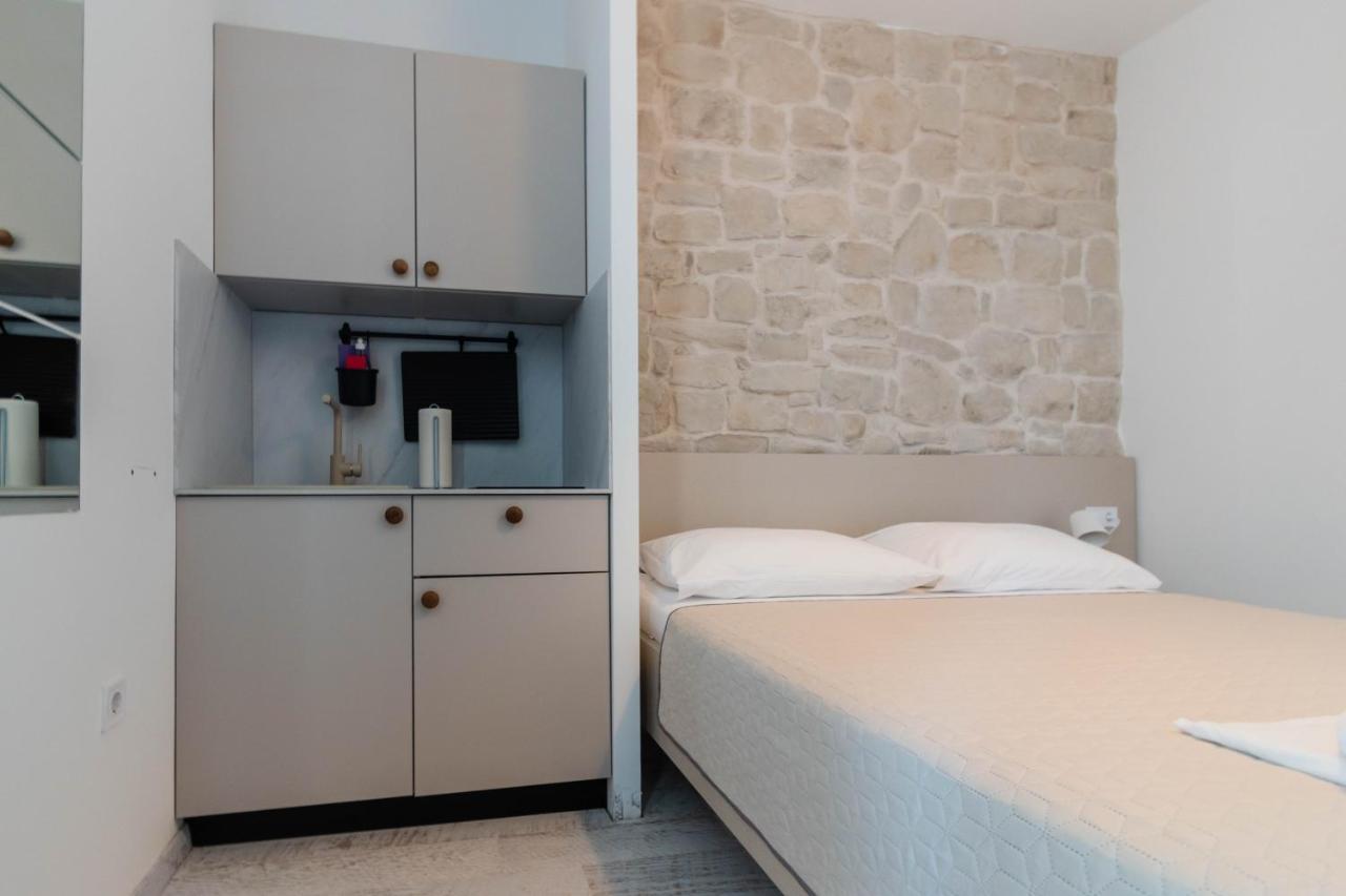 L&B City Center Studios Apartments 普拉 外观 照片