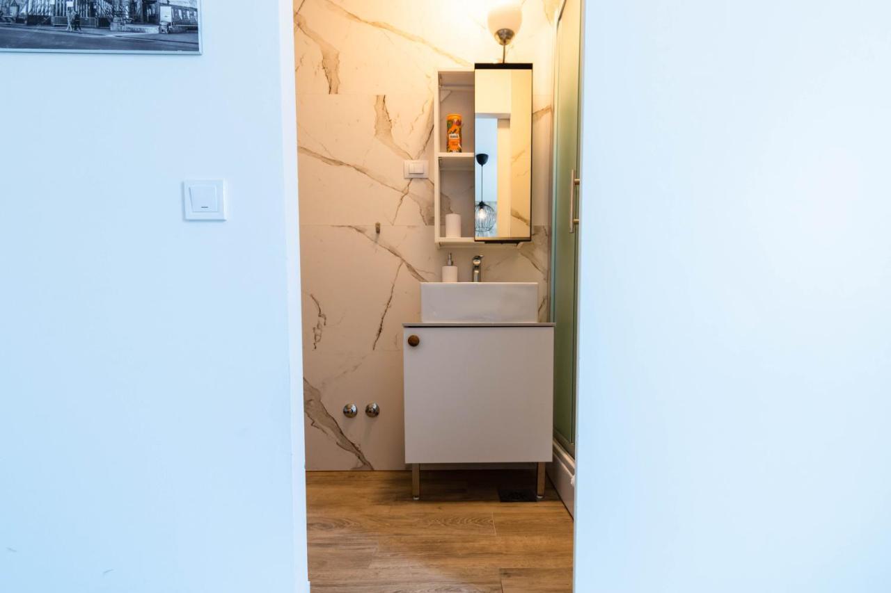 L&B City Center Studios Apartments 普拉 外观 照片