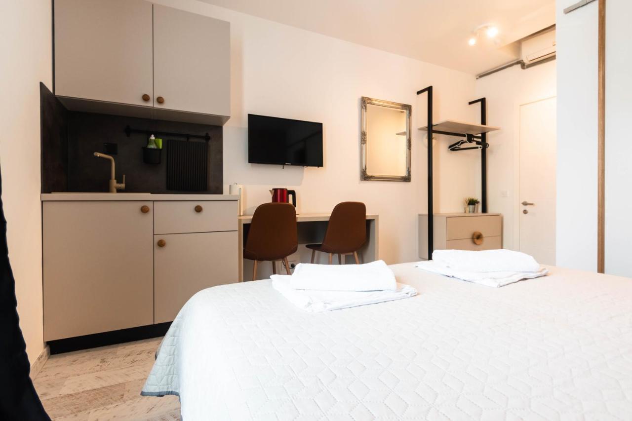 L&B City Center Studios Apartments 普拉 外观 照片