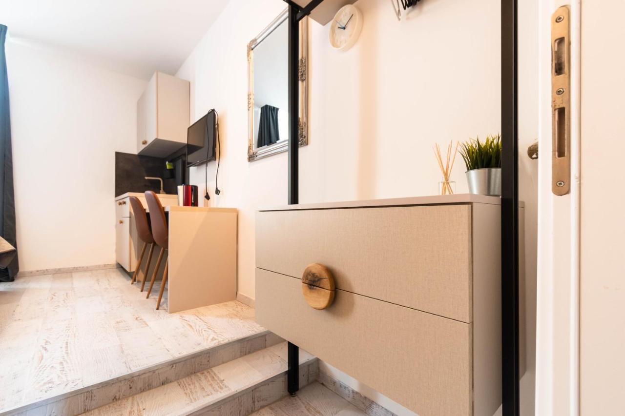 L&B City Center Studios Apartments 普拉 外观 照片
