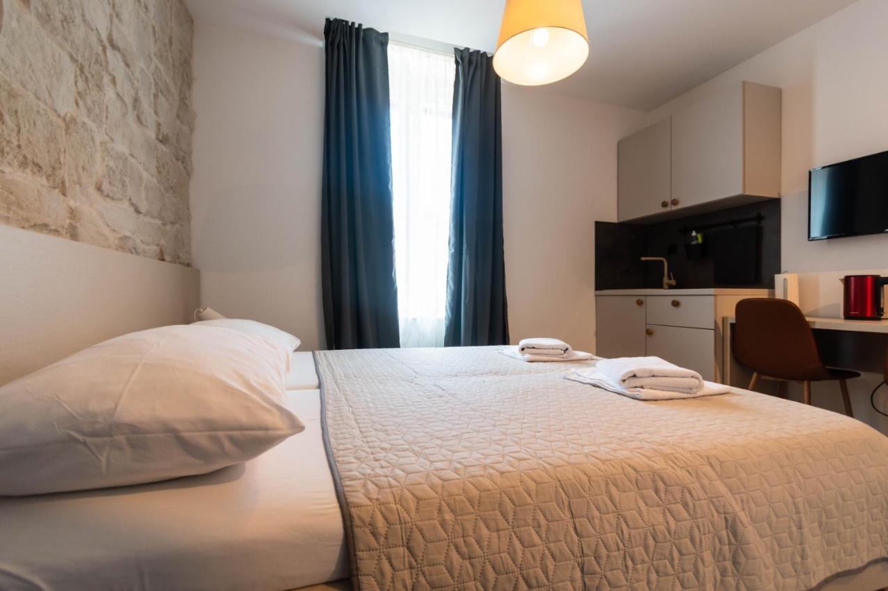 L&B City Center Studios Apartments 普拉 外观 照片