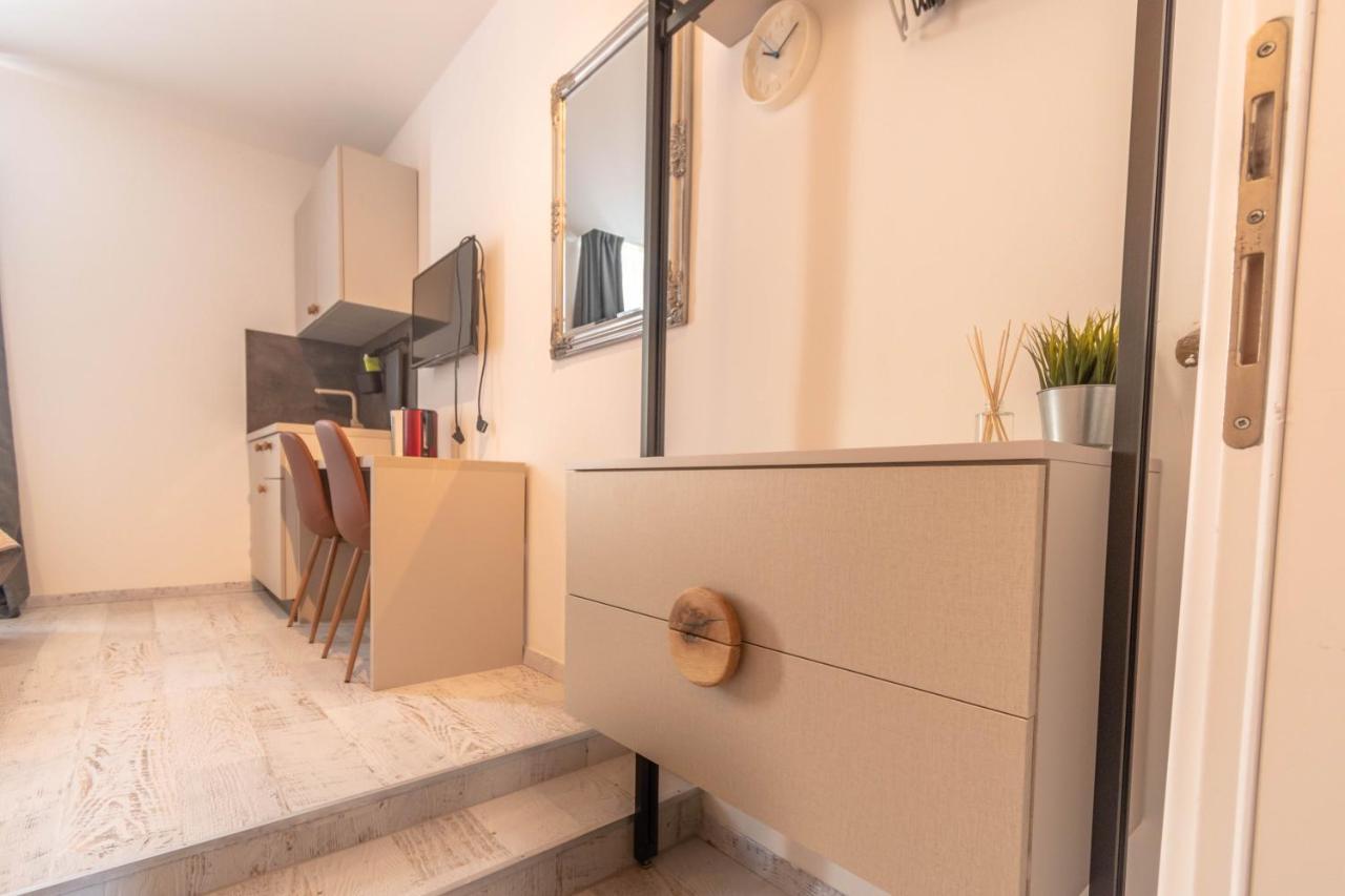 L&B City Center Studios Apartments 普拉 外观 照片