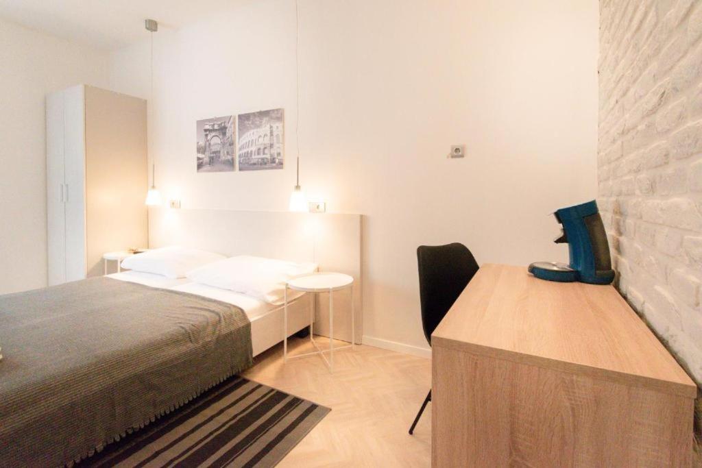 L&B City Center Studios Apartments 普拉 外观 照片