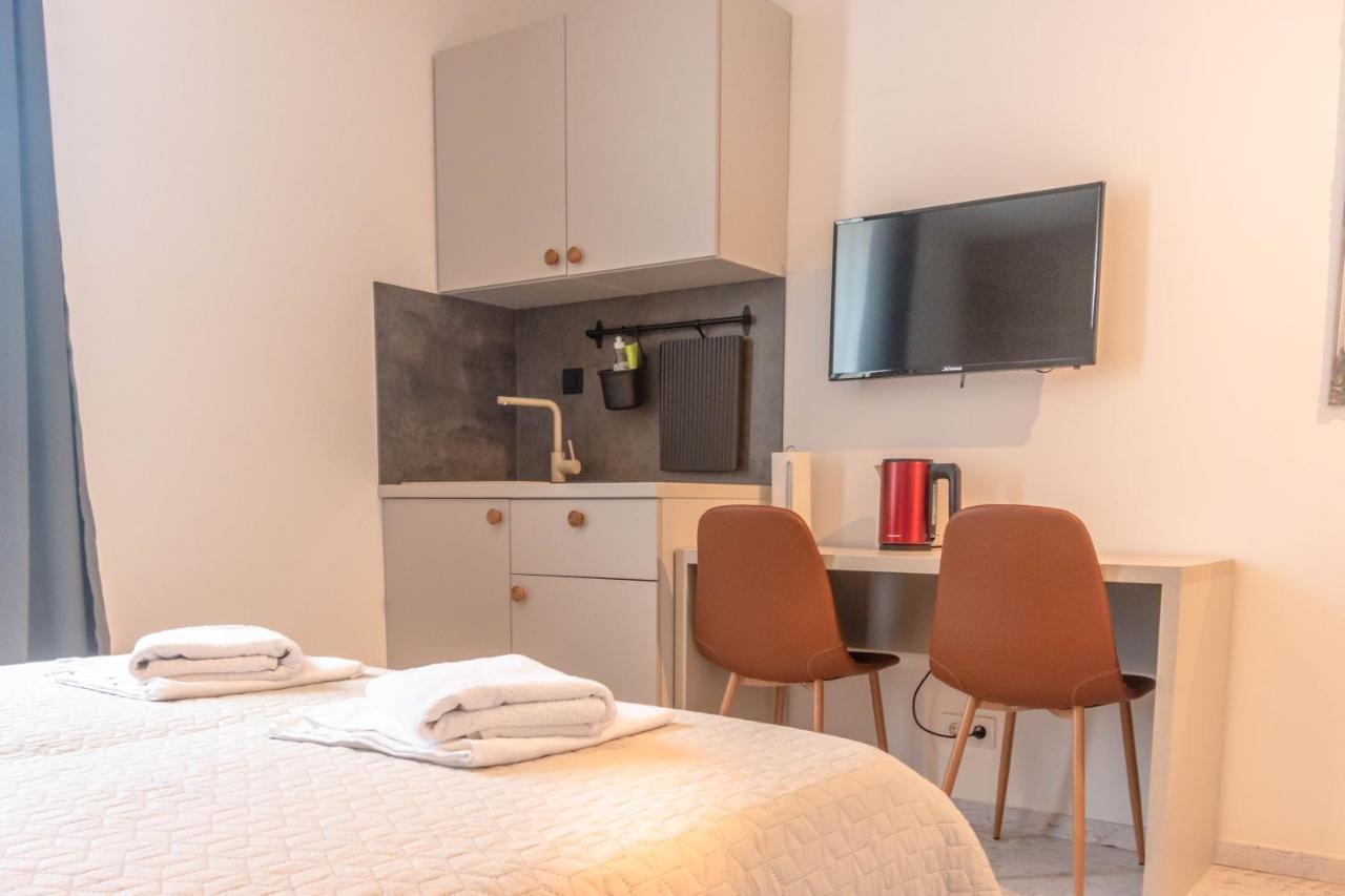 L&B City Center Studios Apartments 普拉 外观 照片