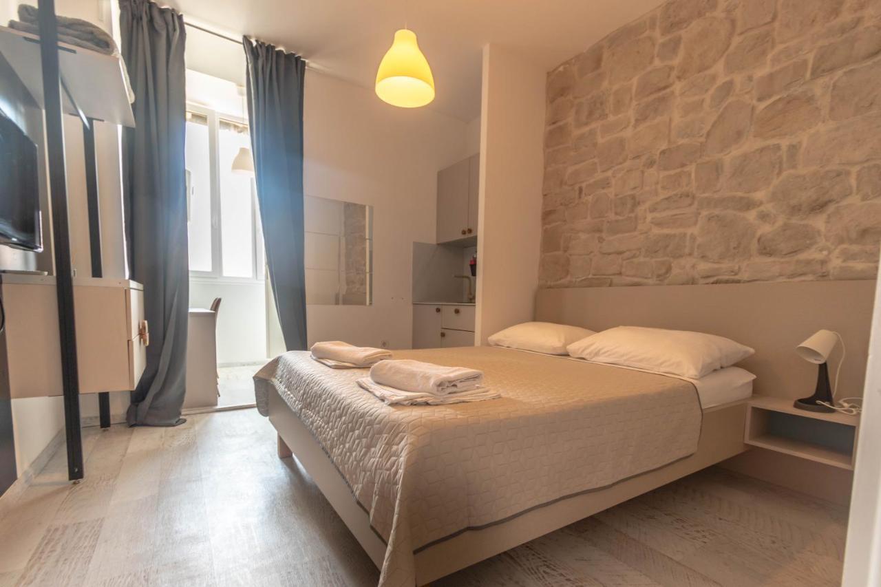 L&B City Center Studios Apartments 普拉 外观 照片