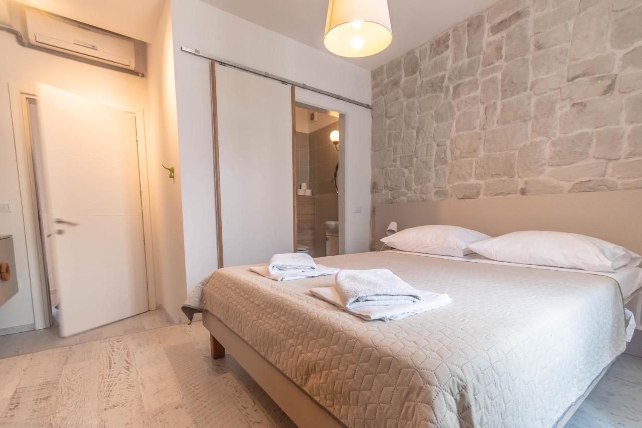 L&B City Center Studios Apartments 普拉 外观 照片